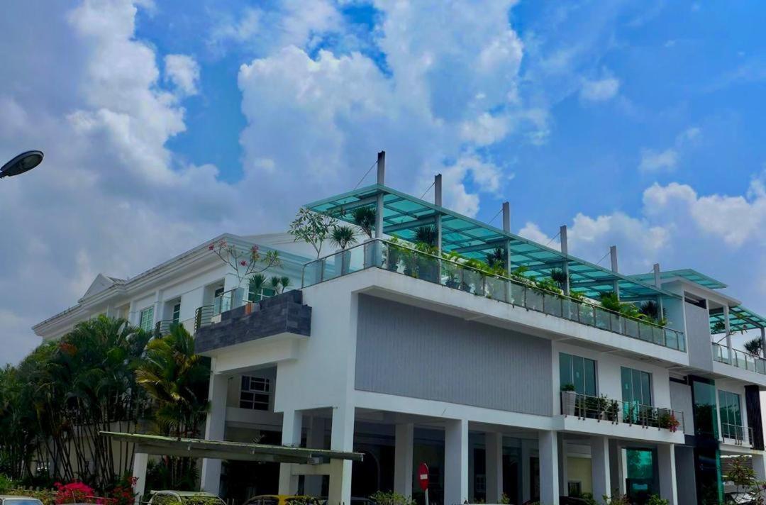 Wesberly Apartment Kuching